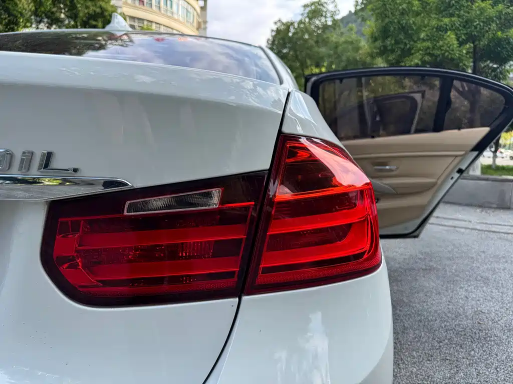BMW 3 Series 2014 — фото 21