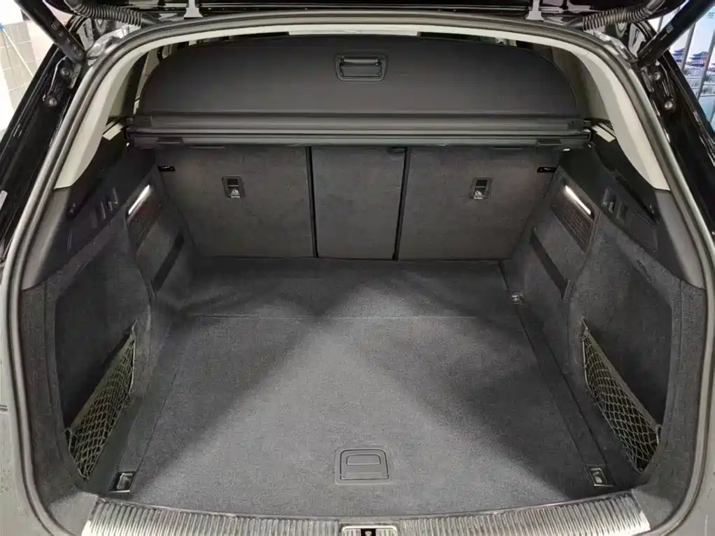 Audi Q5L 2023 — фото 17