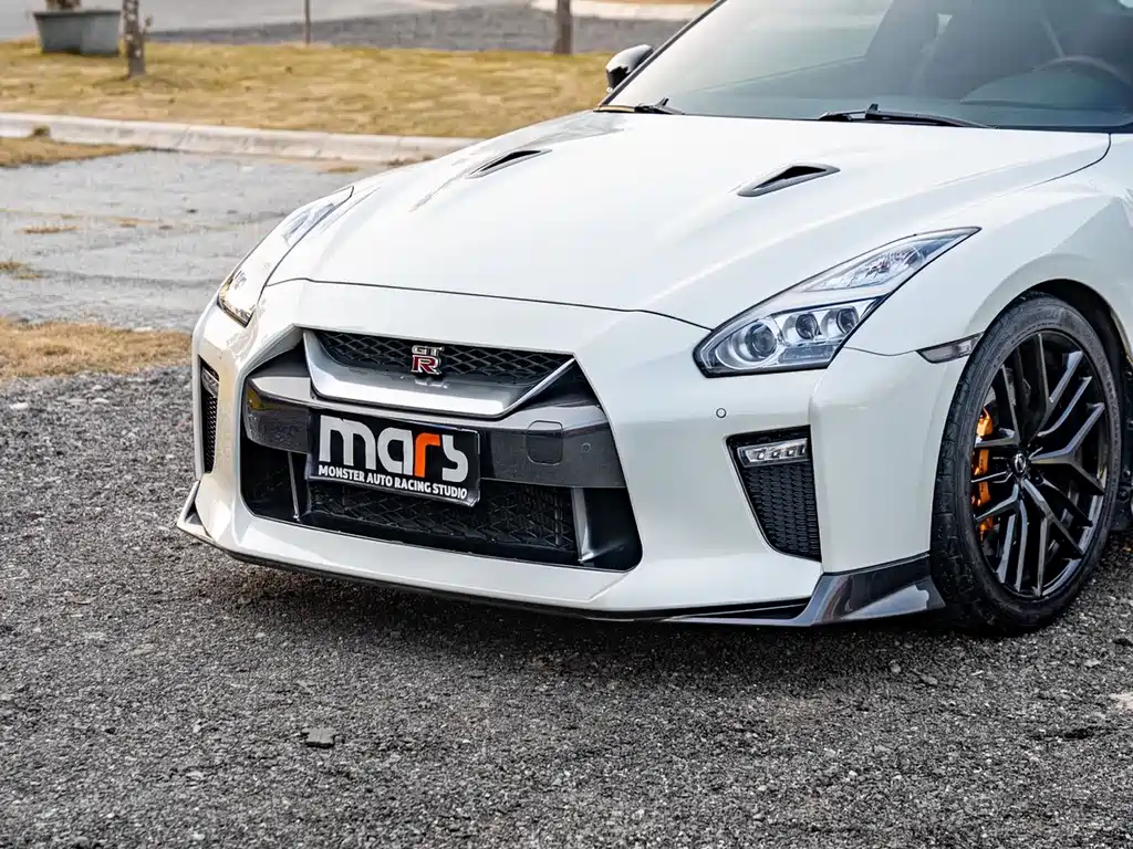 Nissan GT-R 2018 — фото 5