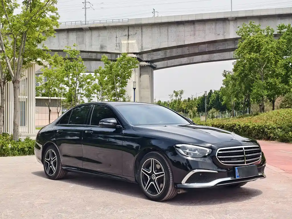 Mercedes-Benz E-Class 2023 — фото 3