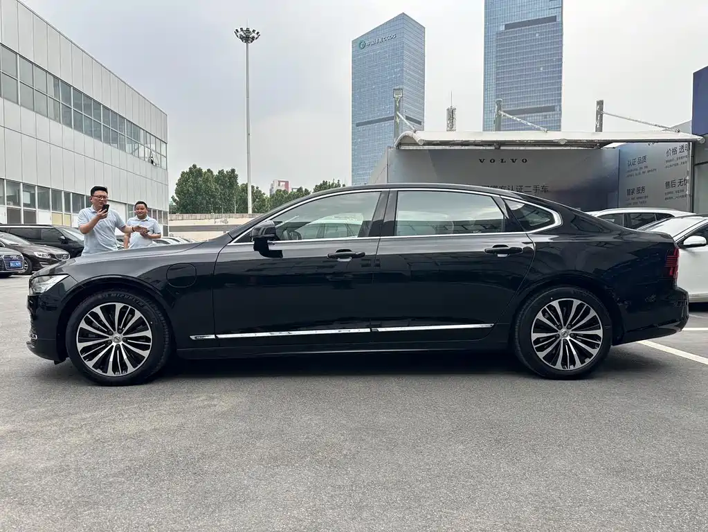 Volvo S90 PHEV 2024 — фото 15