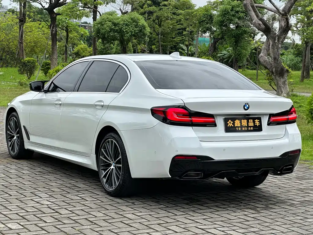 BMW 5 Series 2023 — фото 15