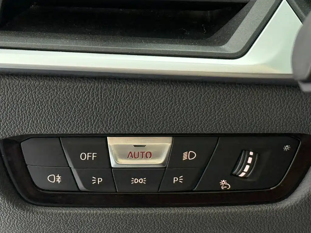BMW 3 Series 2022 — фото 19