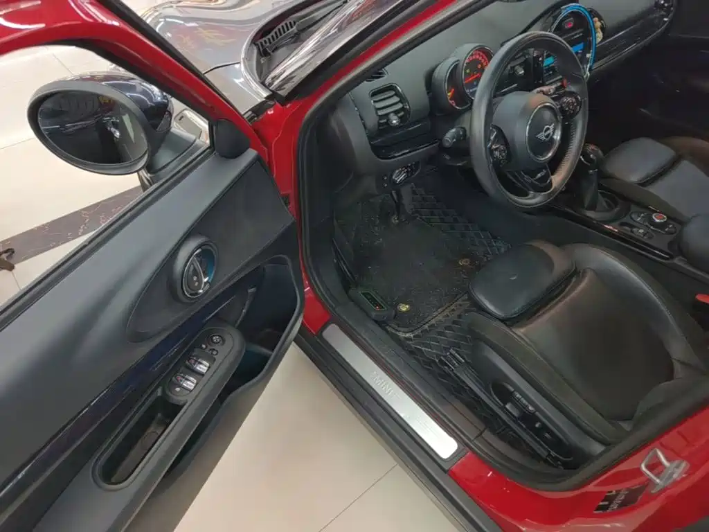 MINI Clubman 2018 — фото 16