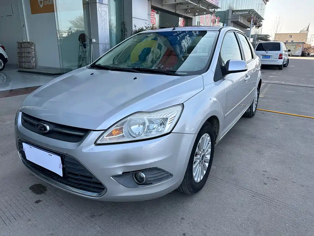 Ford Focus 2014 — фото 1