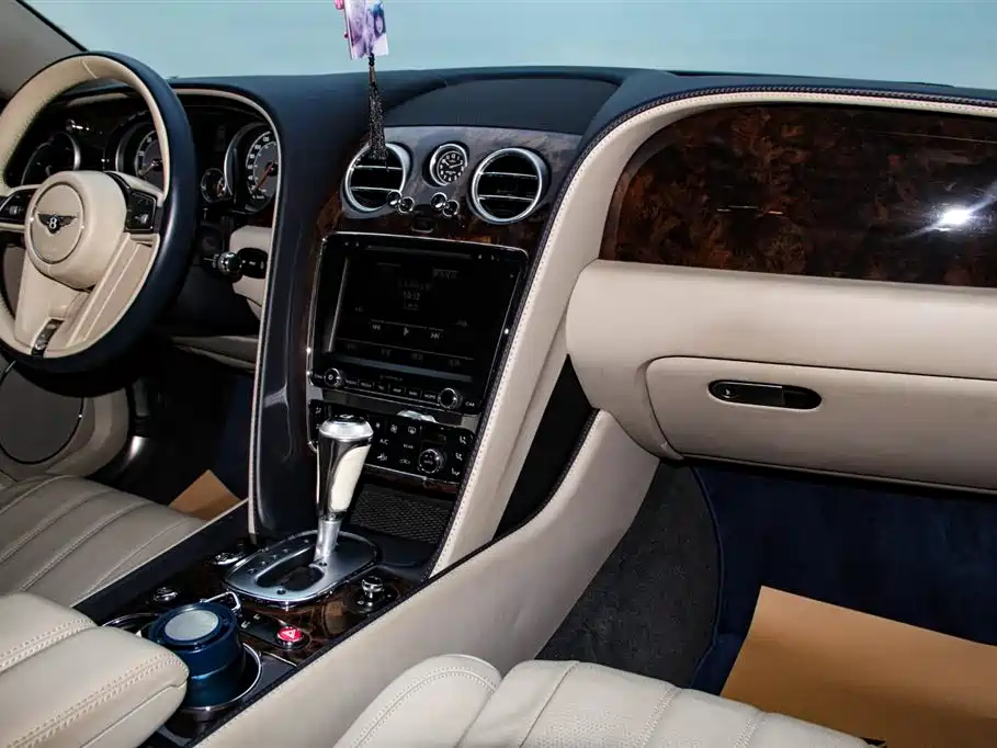 Bentley Flying Spur 2016 — фото 22