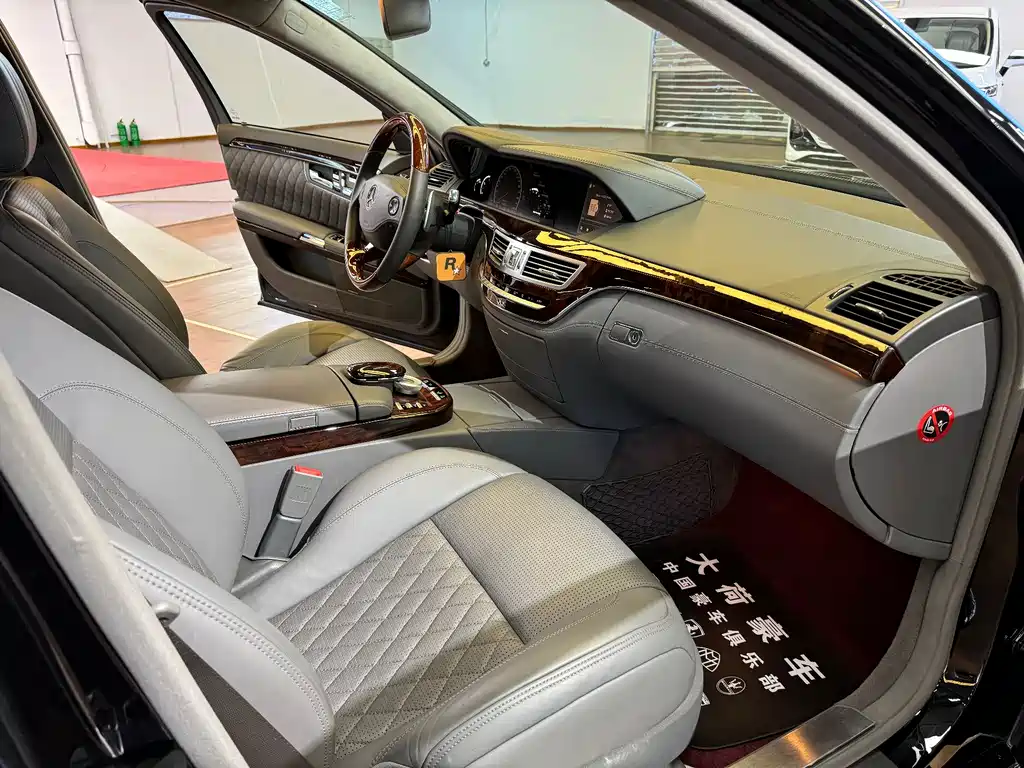 Mercedes-Benz S-Class AMG 2009 — фото 33