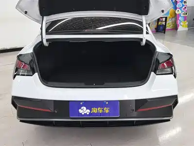 Hyundai Elantra 2025
