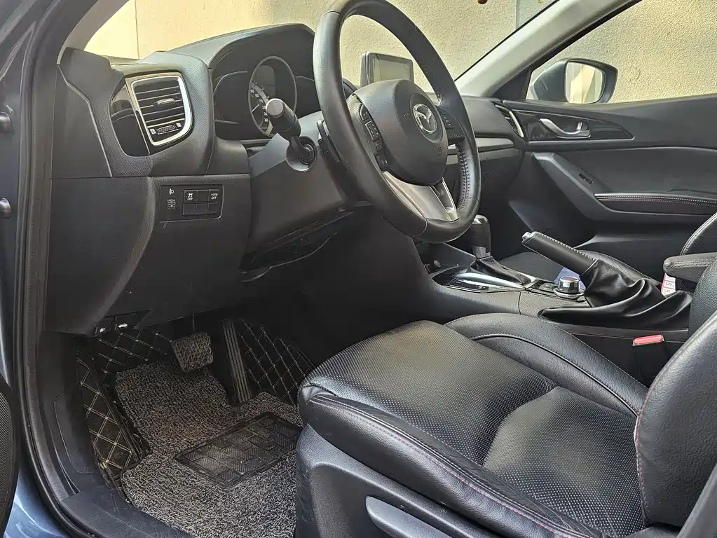 Mazda 3 Axela 2015 — фото 6