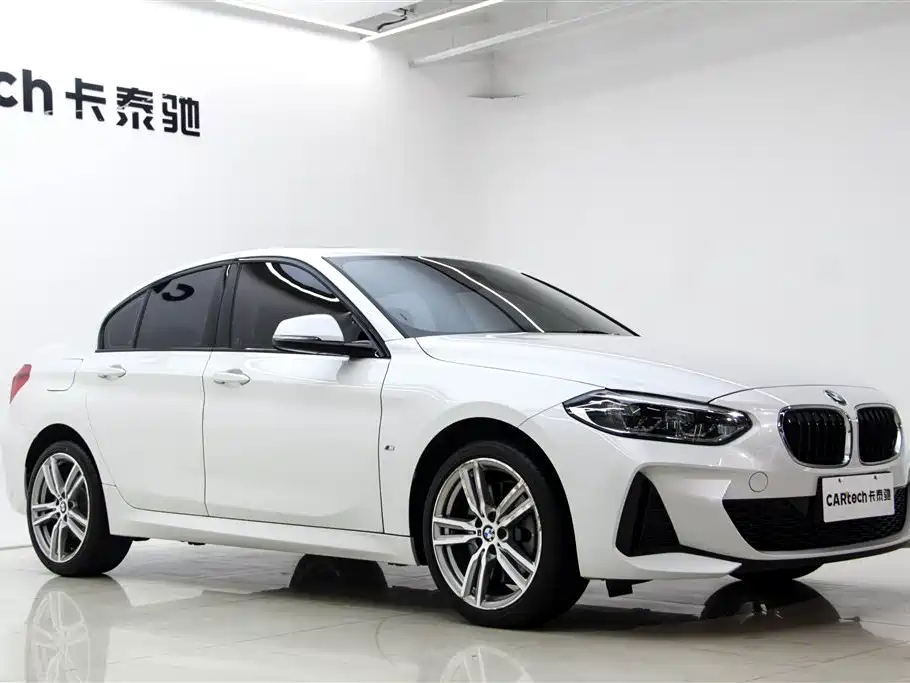 BMW 1 Series 2019 — фото 3