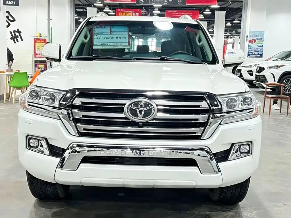Toyota Land Cruiser 2017 — фото 2