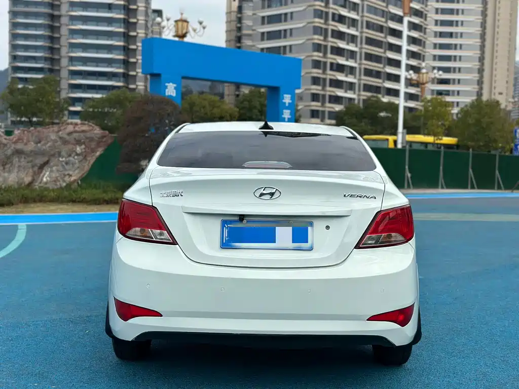 Hyundai Verna 2014 — фото 12