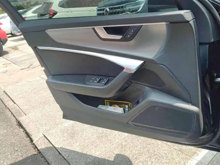 Audi A6L 2022