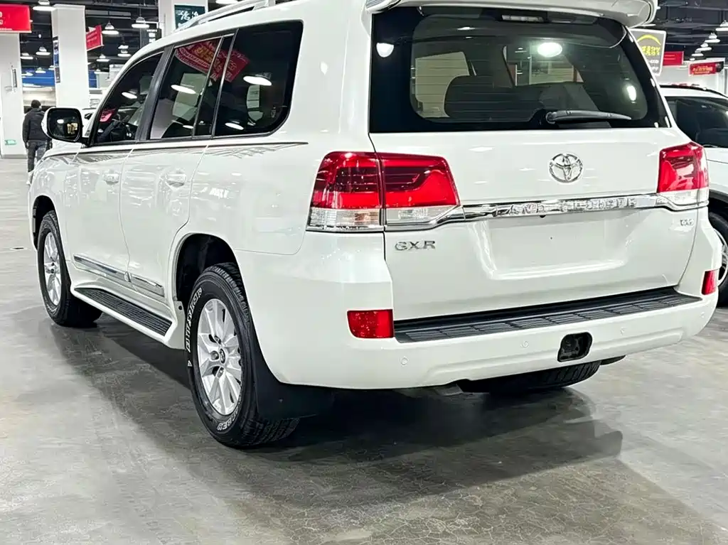 Toyota Land Cruiser 2017 — фото 4