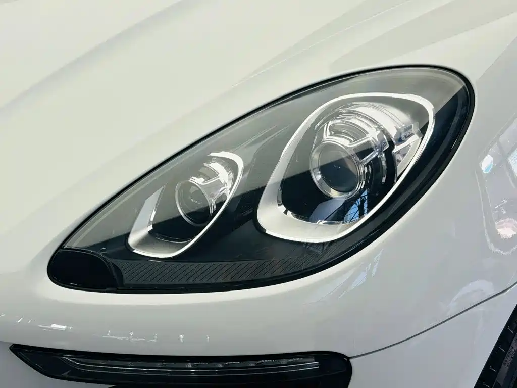 Porsche Macan 2016 — фото 11