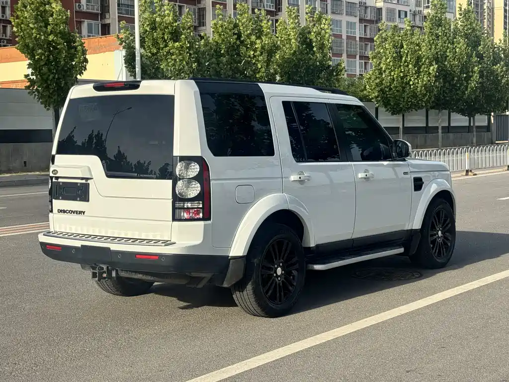 Land Rover Discovery 2015 — фото 9