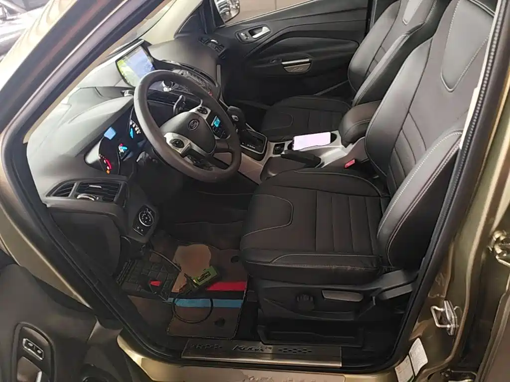Ford Kuga 2015 — фото 15