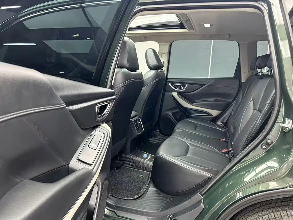 Subaru Forester 2022 — фото 18