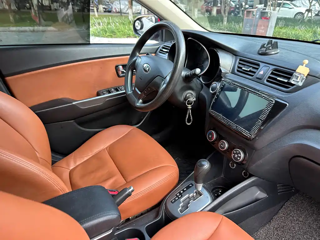 Kia K2 2015 — фото 17