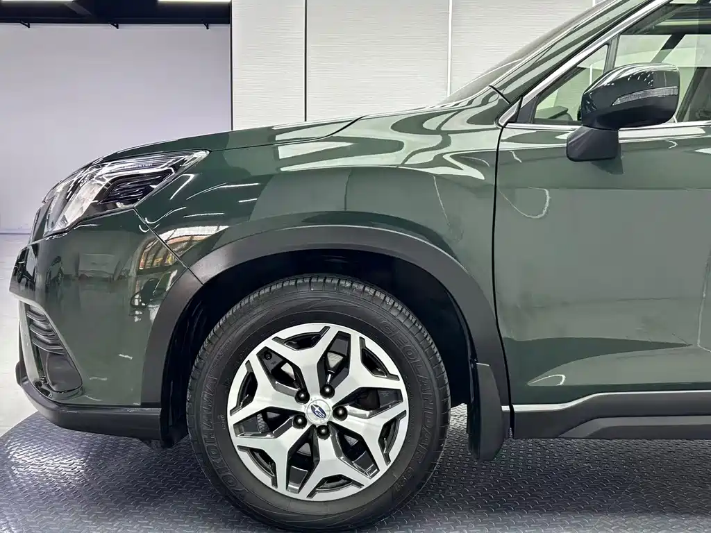 Subaru Forester 2022 — фото 8