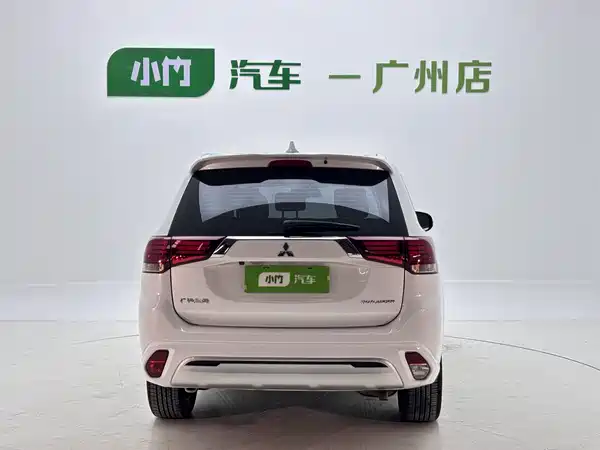 Mitsubishi Outlander 2023