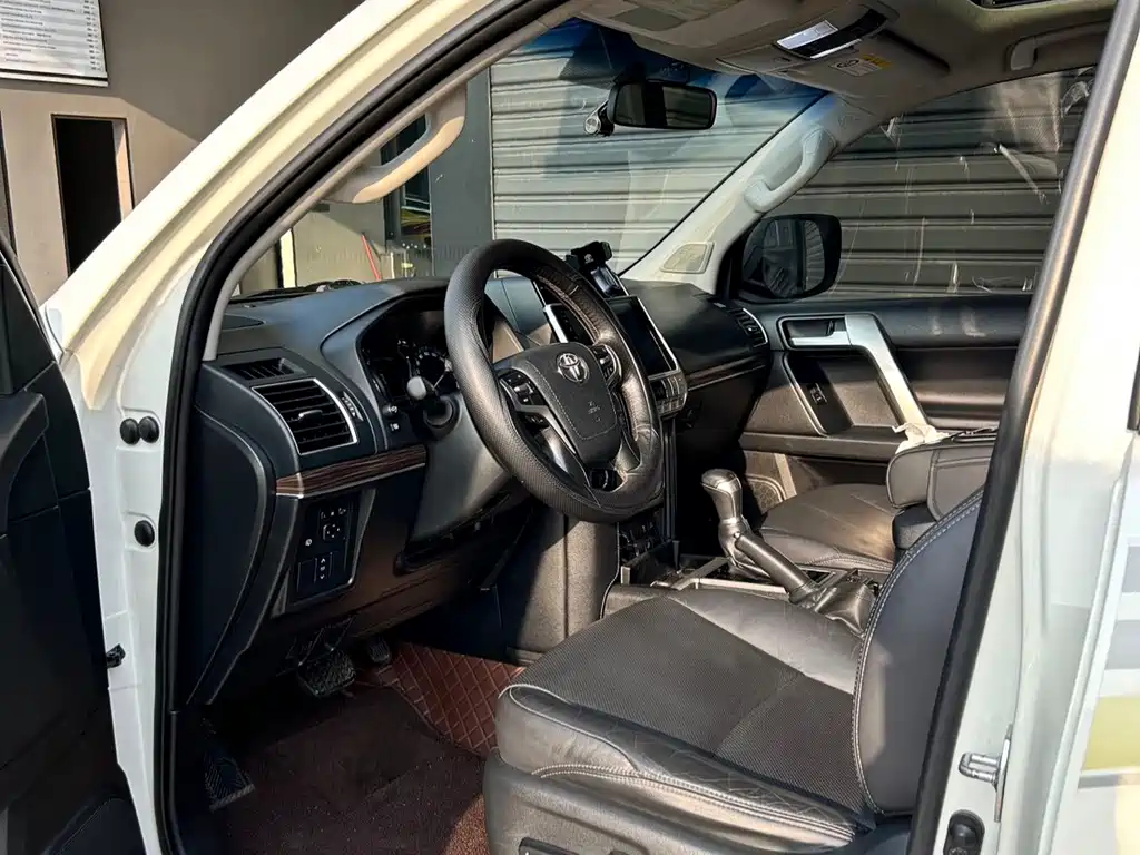 Toyota Prado 2018 — фото 13