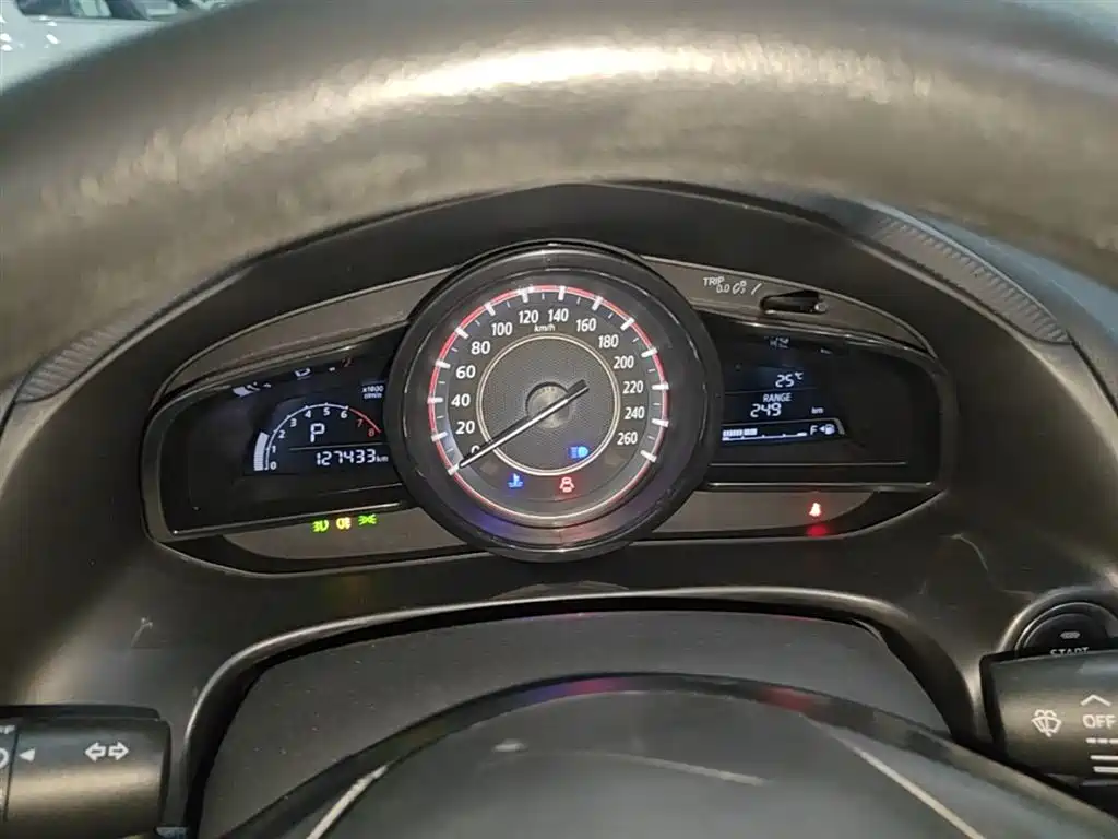 Mazda 3 Axela 2016 — фото 12