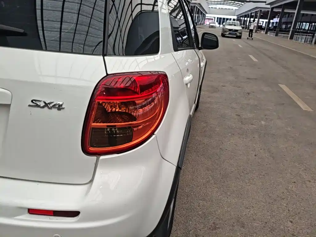 Suzuki SX4 2018 — фото 8
