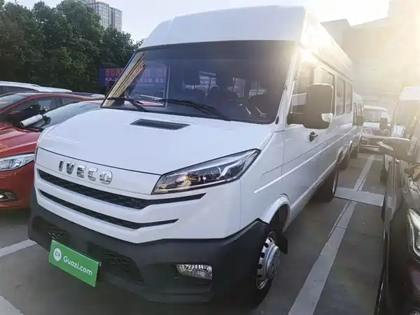 Iveco Proud 2023