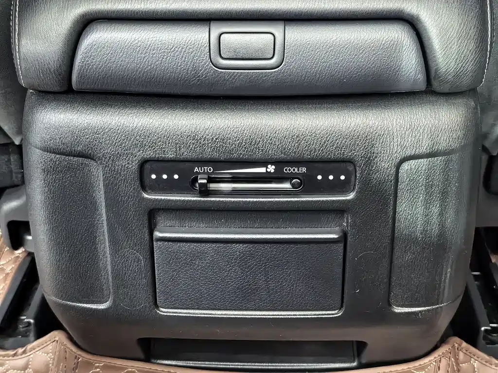 Nissan Patrol 2018 — фото 11