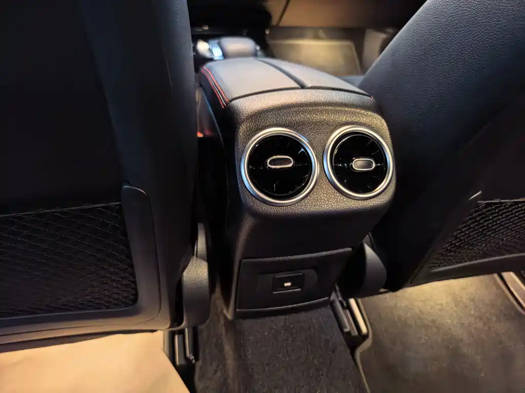 Mercedes-Benz A-Class 2024 — фото 10
