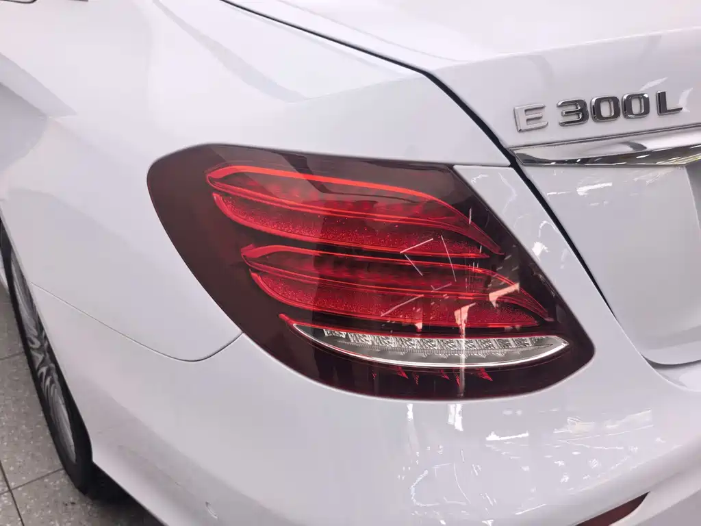 Mercedes-Benz E-Class 2020 — фото 14