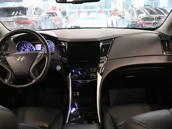 Hyundai Sonata 2013