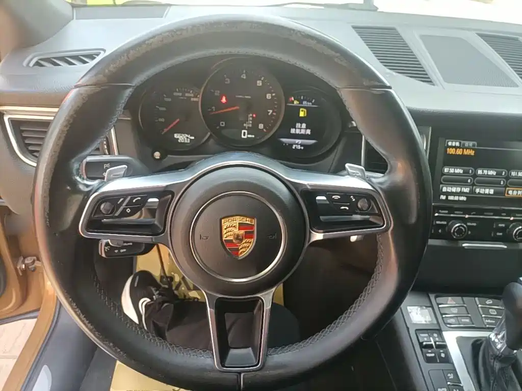 Porsche Macan 2015 — фото 11