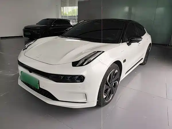Zeekr 001 2023