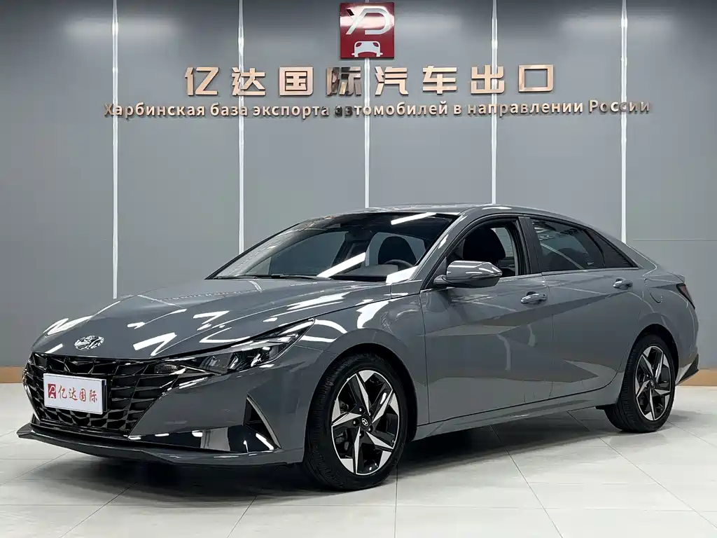 Hyundai Elantra 2022 — фото 1