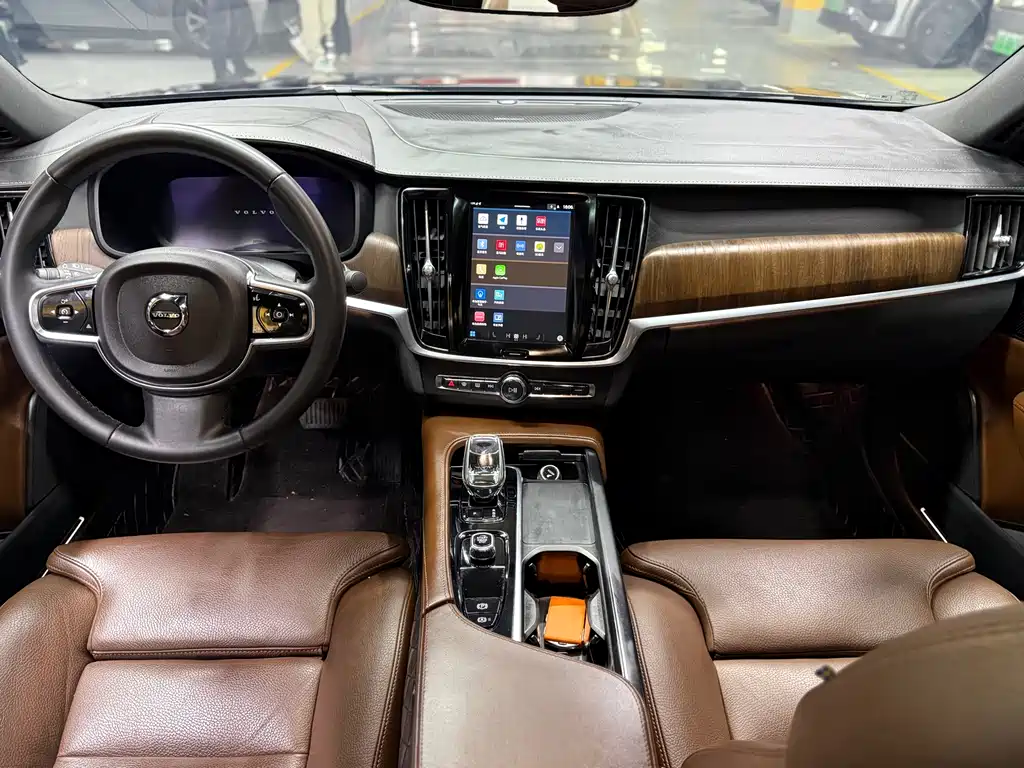 Volvo S90 2022 — фото 11