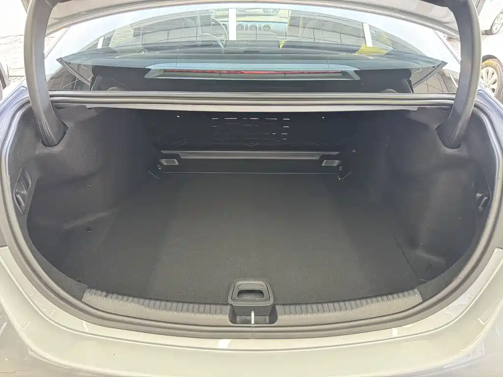 Mercedes-Benz C-Class 2023 — фото 17