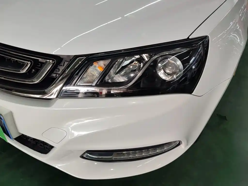 Geely Emgrand 2018 — фото 24