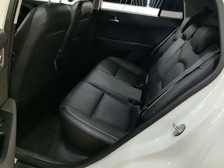 Hyundai ix25 2015 — фото 11
