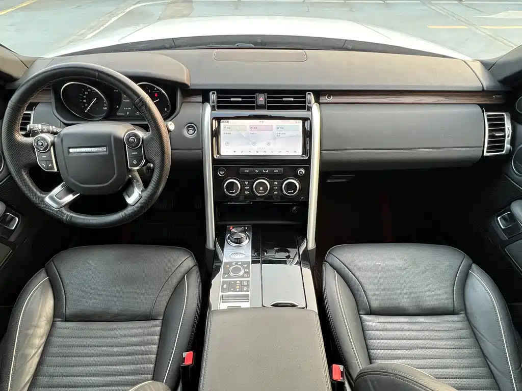 Land Rover Discovery 2017 — фото 18