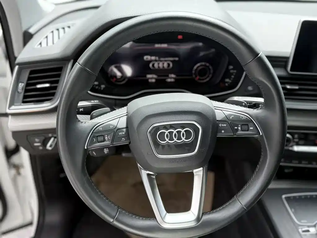 Audi Q5L 2022 — фото 14