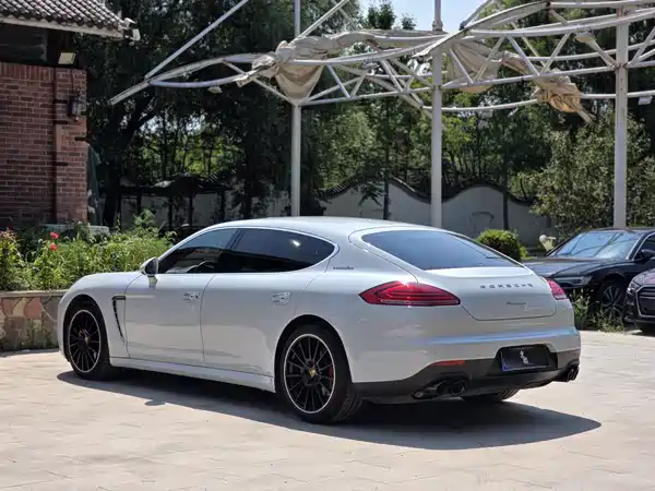 Porsche Panamera 2016
