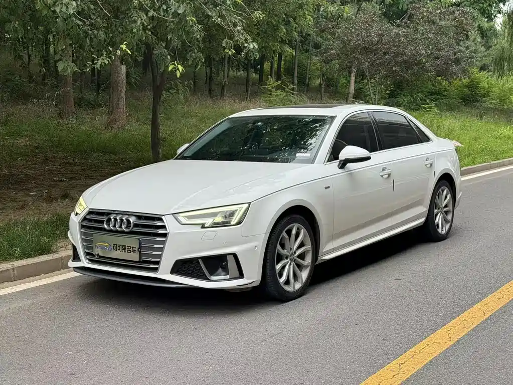 Audi A4L 2019 — фото 1