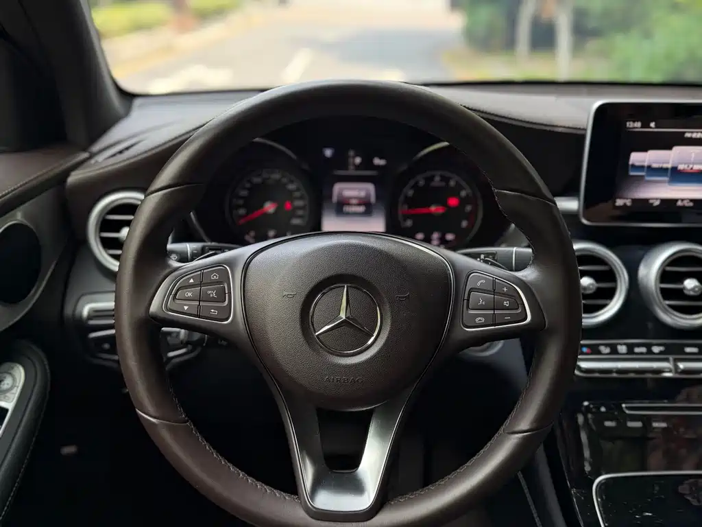 Mercedes-Benz GLC 2019 — фото 17