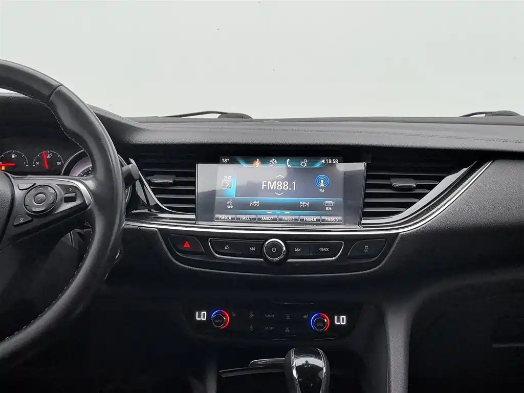 Buick Regal 2019 — фото 12
