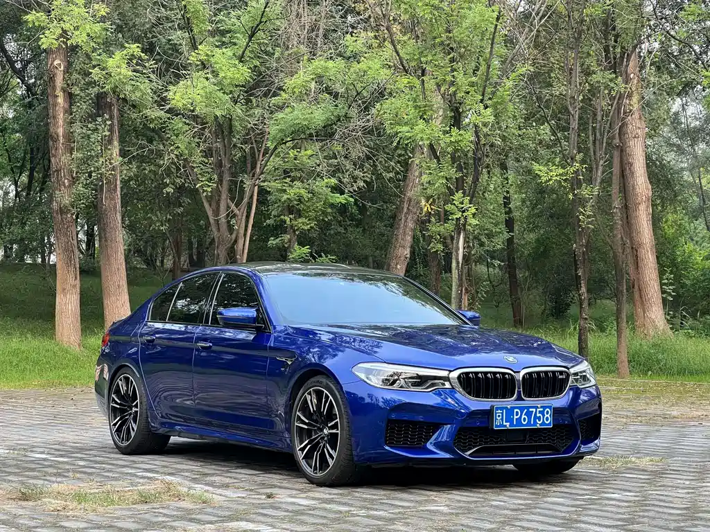 BMW M5 2018 — фото 18
