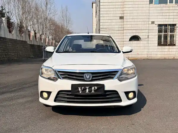 Changan Yuexiang V3 2015