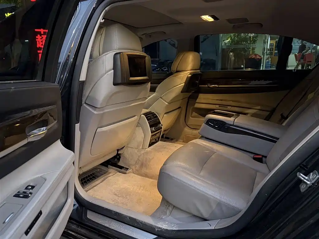 BMW 7 Series 2009