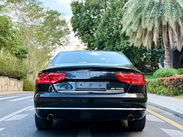 Audi A8 2013